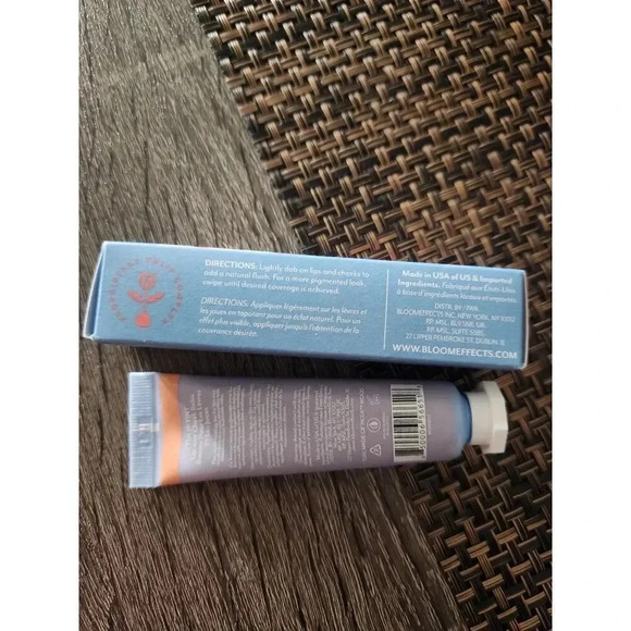 NIB BLOOMEFFECTS Tulip Tint Lip & Cheek Balm - Crispa Coral - FULL SIZE - Picture 3 of 5